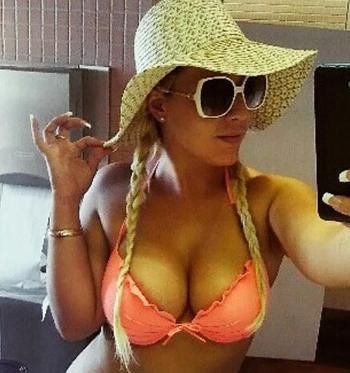 , 22  female escort, Hartford