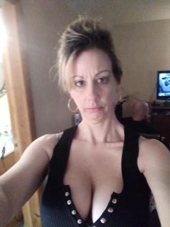 Sandy, 32  female escort, Hartford