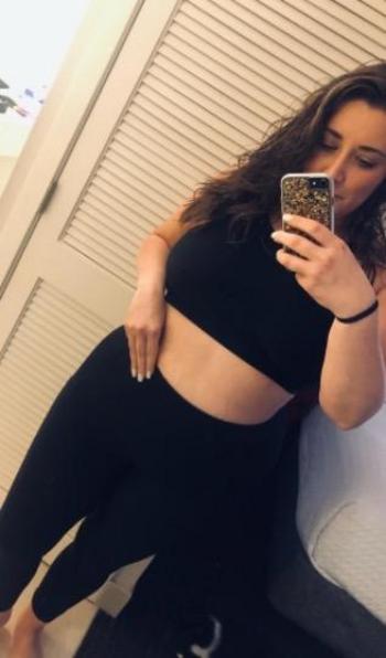Holly, 25  female escort, Hartford