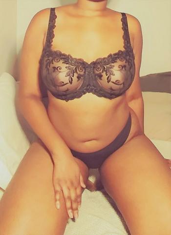 Anna King, 21 African American female escort, Hartford