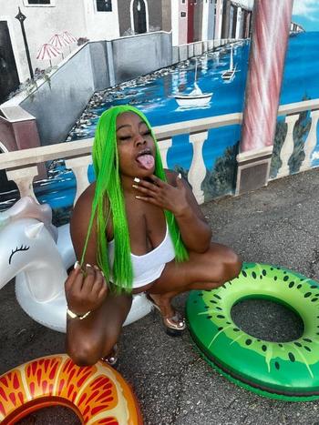 Throaty, 26  female escort, Hartford