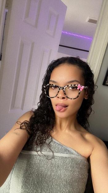 Starr, 24  female escort, Hartford