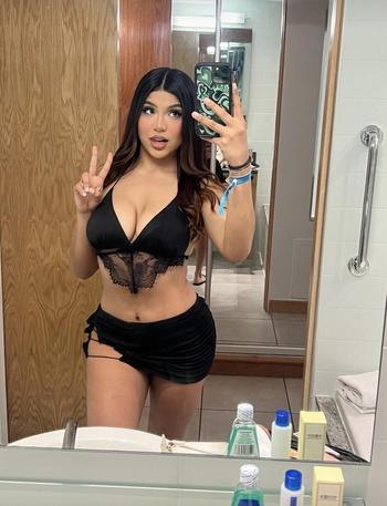 Vivian Pamela , 25  female escort, Hartford