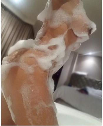 Mell Doll, 21  female escort, Hartford